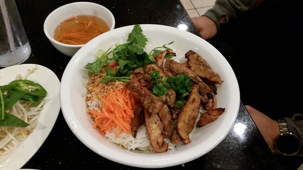 Pho Mai Vietnamese Noodle House - Sugar Land | restaurant | 16200 Kensington Dr Ste 100, Sugar Land, TX 77479, USA | 2814911528 OR +1 281-491-1528