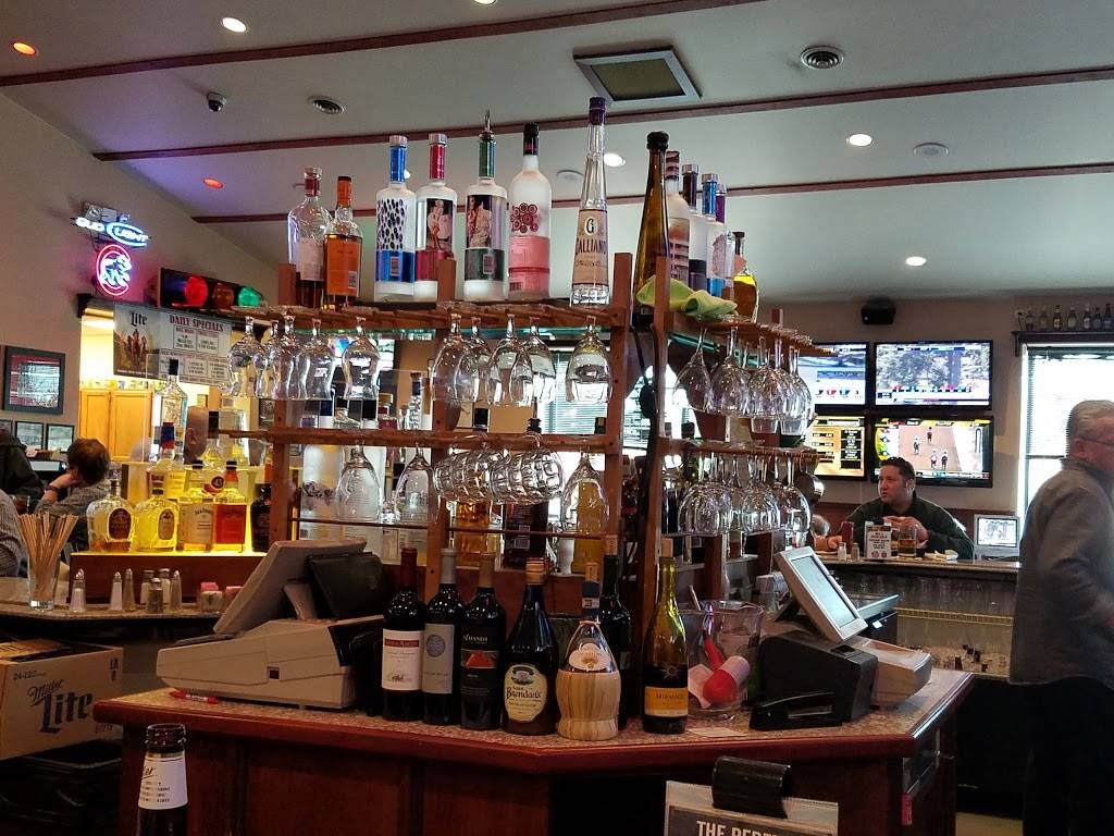 Nicolinos Trackside | night club | 621 Ridgeview Dr, McHenry, IL 60050, USA | 8153449800 OR +1 815-344-9800