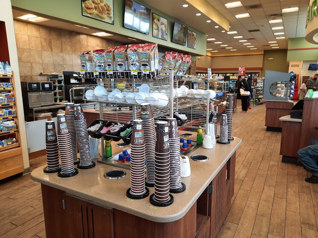 Royal Farms | meal takeaway | 30983 Sussex Hwy, Laurel, DE 19956, USA | 3028755135 OR +1 302-875-5135