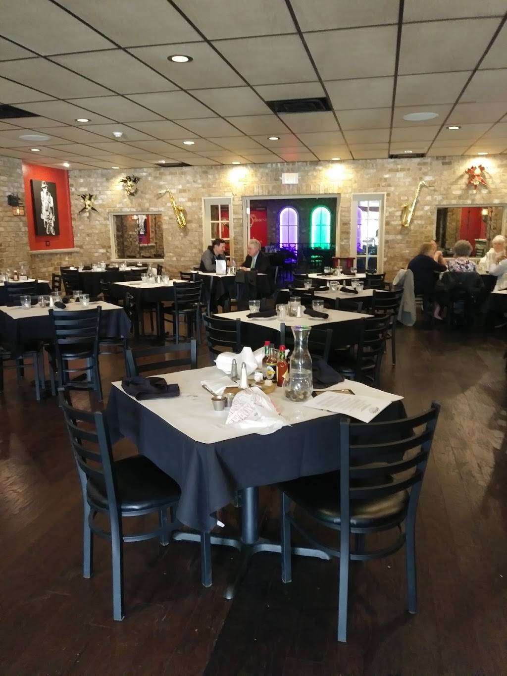 Crawdaddys on Greenfield | restaurant | 9427 W Greenfield Ave, West Allis, WI 53214, USA | 4147782228 OR +1 414-778-2228