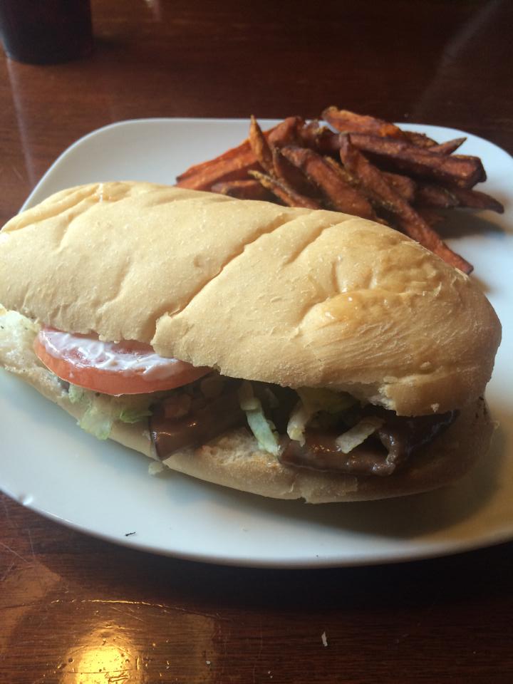 The Rubber Biscuit Food Truck | restaurant | 7667 Hwy 165, Columbia, LA 71418, USA | 3183727140 OR +1 318-372-7140