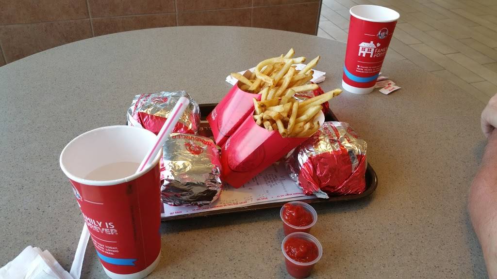 Wendys | restaurant | 69 Long Pond Rd Drive, Plymouth, MA 02360, USA | 5089274073 OR +1 508-927-4073