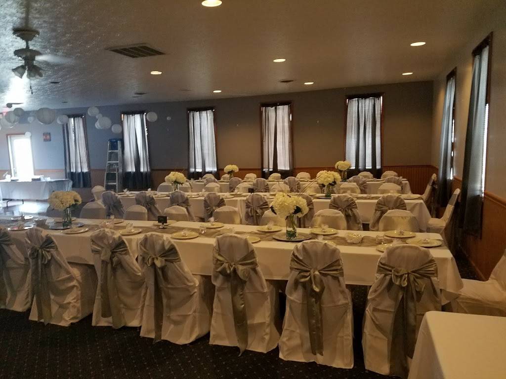 Bates Restaurant & Lounge | restaurant | 120 Johnson Dr, Uhrichsville, OH 44683, USA | 7409228822 OR +1 740-922-8822