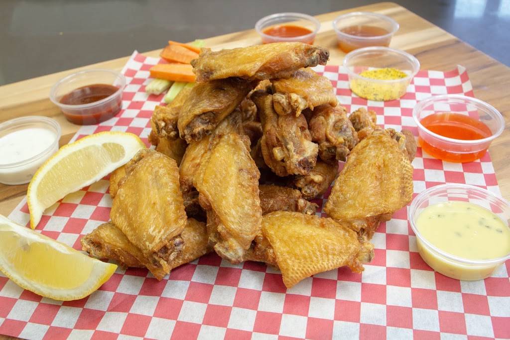 Brothers Wings & Bings | restaurant | 10075 SW Barbur Blvd #4, Portland, OR 97219, USA | 5032454333 OR +1 503-245-4333