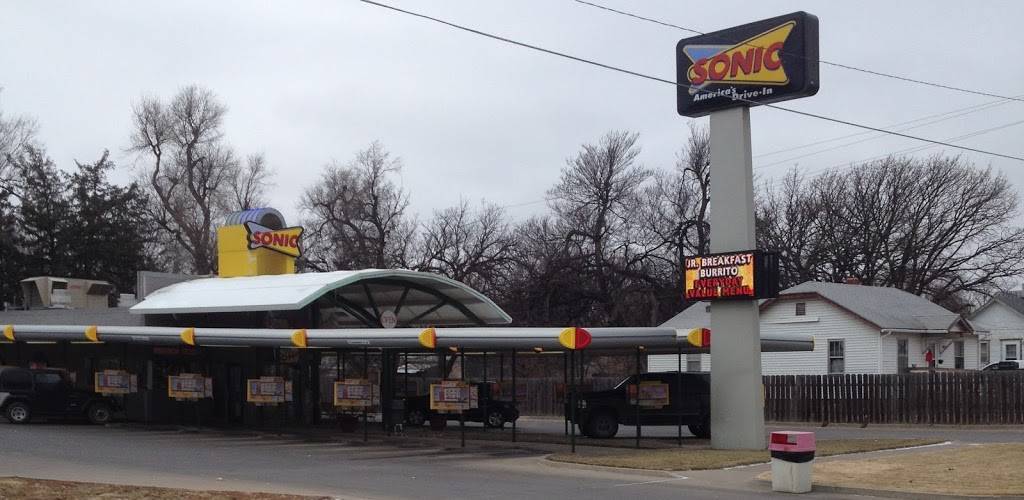 Sonic Drive-In | restaurant | 708 W Main St, Lyons, KS 67554, USA | 6202573311 OR +1 620-257-3311