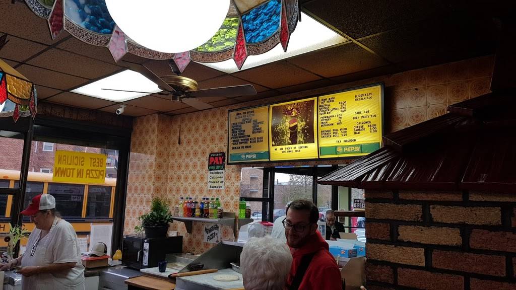 Johns Pizzeria | restaurant | 8502 Grand Ave, Elmhurst, NY 11373, USA | 7184577561 OR +1 718-457-7561