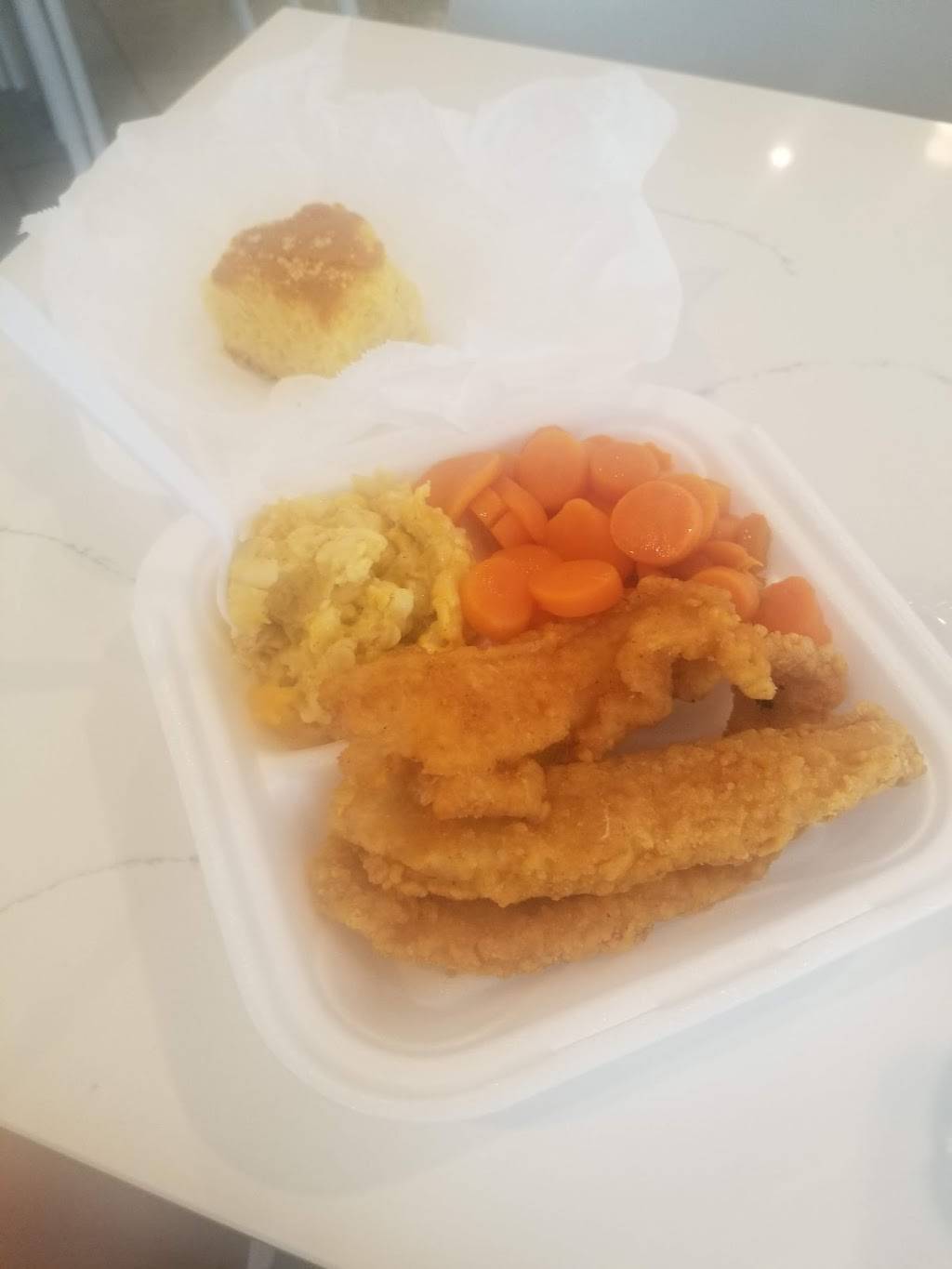 Steves Diner | restaurant | 201 St Charles Ave #210, New Orleans, LA 70170, USA | 5045228198 OR +1 504-522-8198