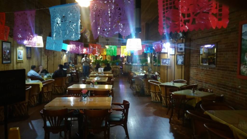 Tadeos Mexican Restaurant | restaurant | w 93245, 309 W D St, Lemoore, CA 93245, USA | 5599242561 OR +1 559-924-2561