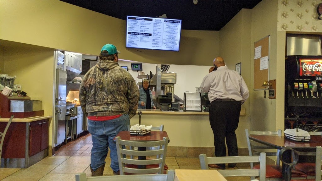 Village Market Deli | restaurant | 2113 Farmerville Hwy, Ruston, LA 71270, USA | 3182511043 OR +1 318-251-1043