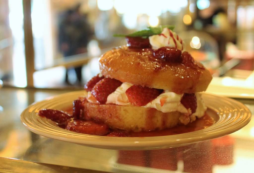 Plaza Inn | restaurant | Disneyland Park, Anaheim, CA 92802, USA | 7147813463 OR +1 714-781-3463