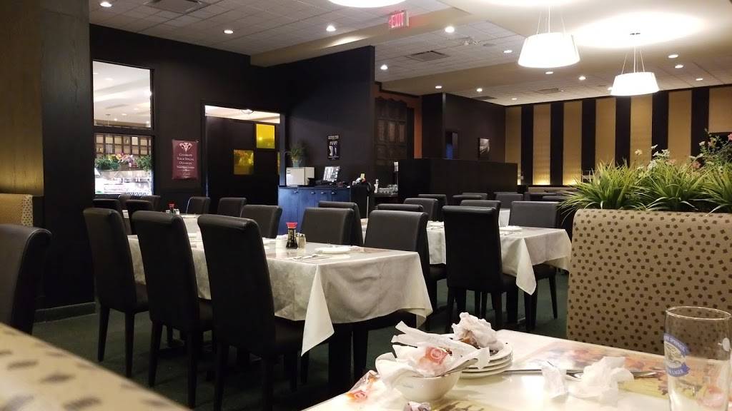 Crystal Buffet | meal takeaway | 2 Mountain Rd #1, Collingwood, ON L9Y 4S8, Canada | 7054462888 OR +1 705-446-2888