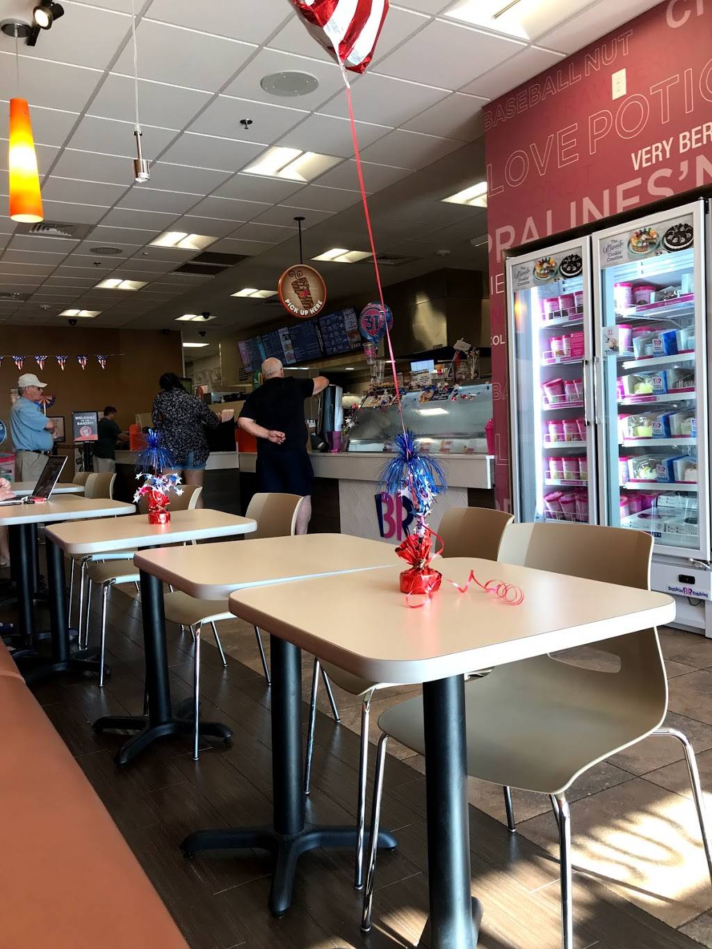 Dunkin | cafe | 3302 E Bay Dr, Holmes Beach, FL 34217, USA | 9412420260 OR +1 941-242-0260