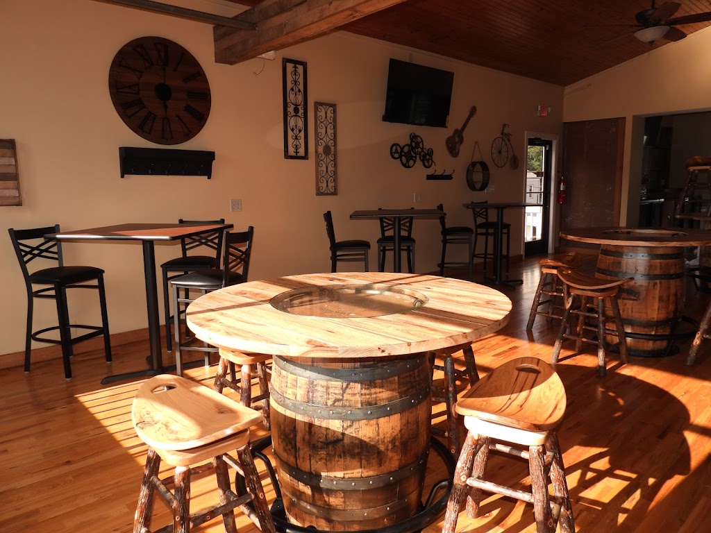 Sunset Beach Bar & Grille | restaurant | 401 Front St, New Richmond, OH 45157, USA | 5135531400 OR +1 513-553-1400