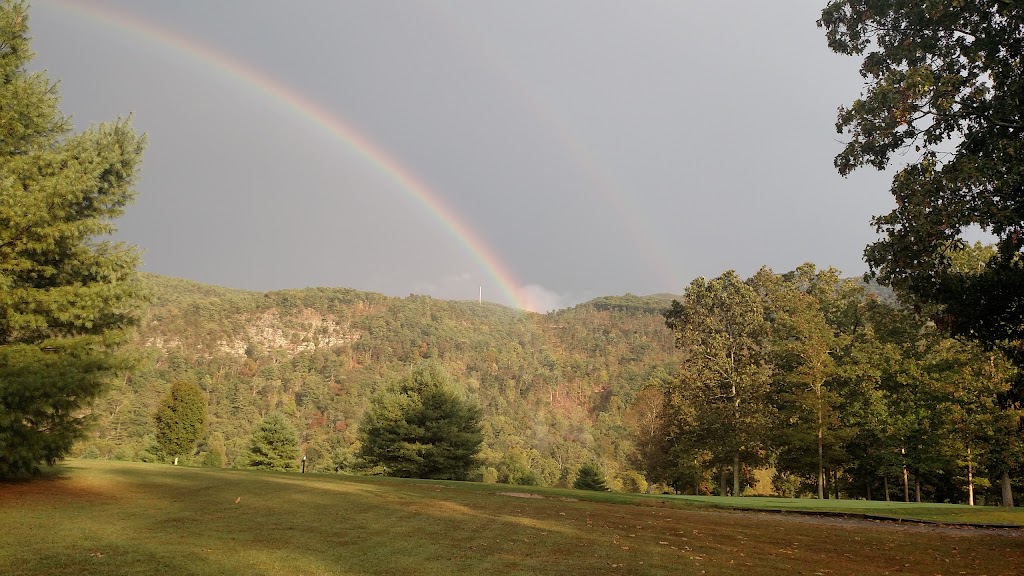 Cliff View Golf Course, The Inn & The Brewhouse Restaurant | restaurant | 410 Friels Dr, Covington, VA 24426, USA | 5409622200 OR +1 540-962-2200