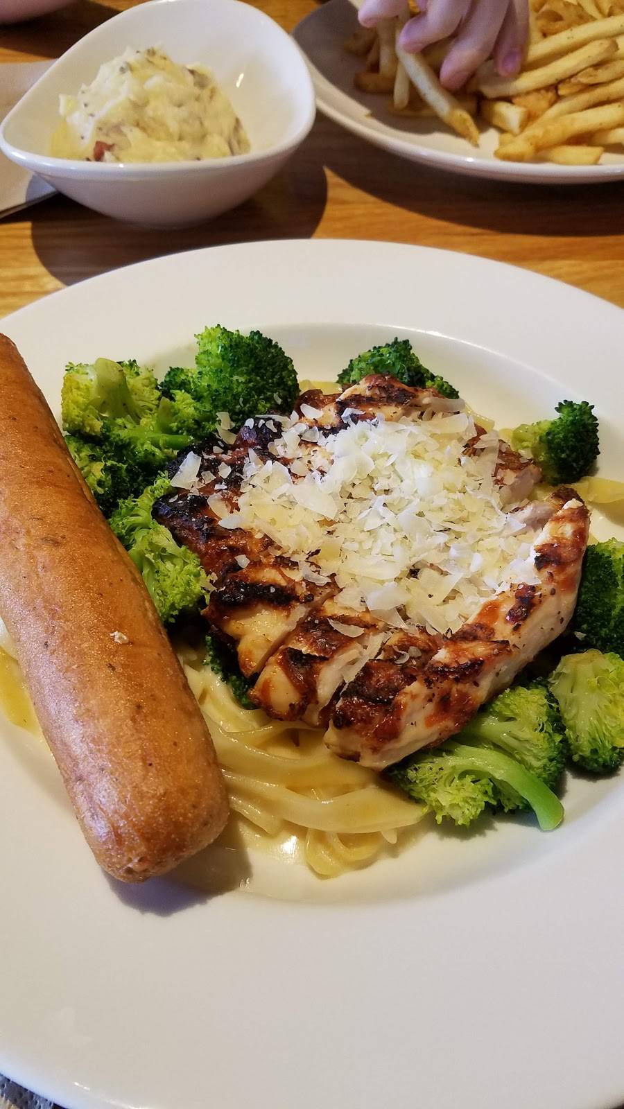 Applebees Grill + Bar | restaurant | 638 W State St, Hastings, MI 49058, USA | 2699456090 OR +1 269-945-6090