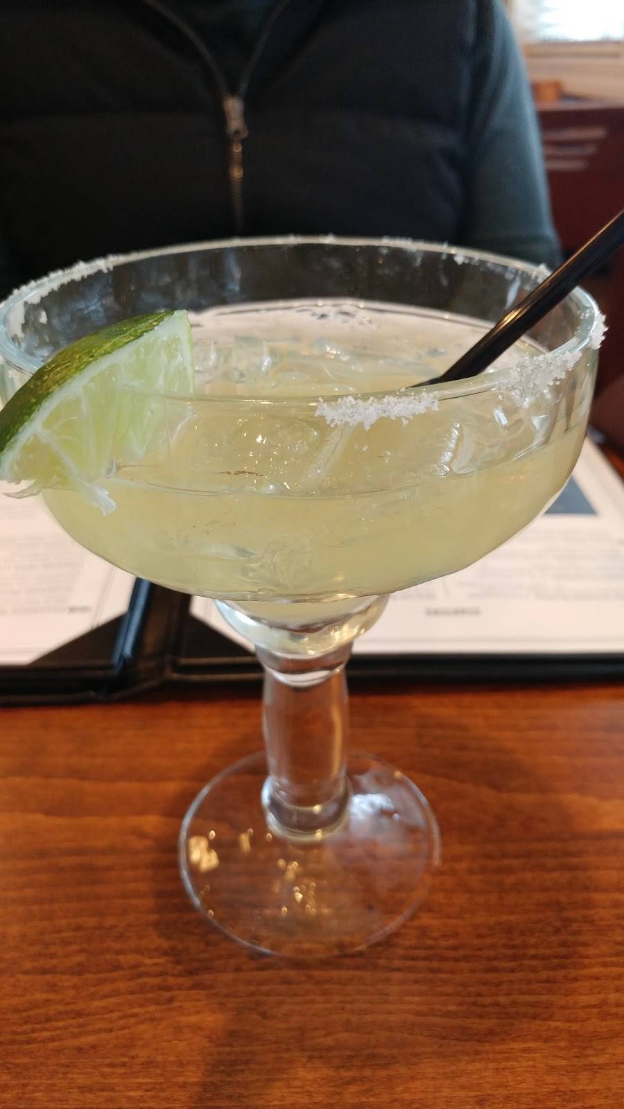 Charleys Restaurant & Lounge | night club | 920 Madison Ave, Mankato, MN 56001, USA | 5073886845 OR +1 507-388-6845