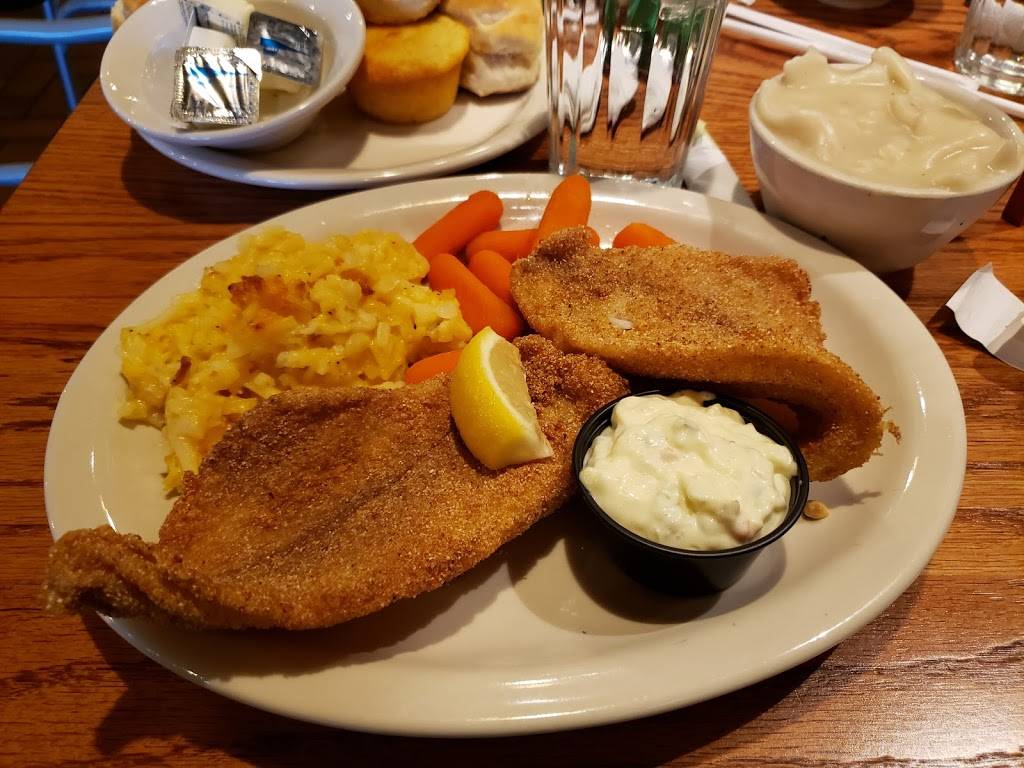 Cracker Barrel Old Country Store | restaurant | 1005 Village Green Crossing, Gallatin, TN 37066, USA | 6154512420 OR +1 615-451-2420