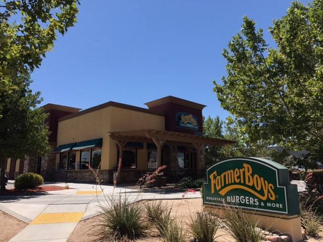 Farmer Boys | restaurant | 43408 10th St W, Lancaster, CA 93534, USA | 6617238800 OR +1 661-723-8800
