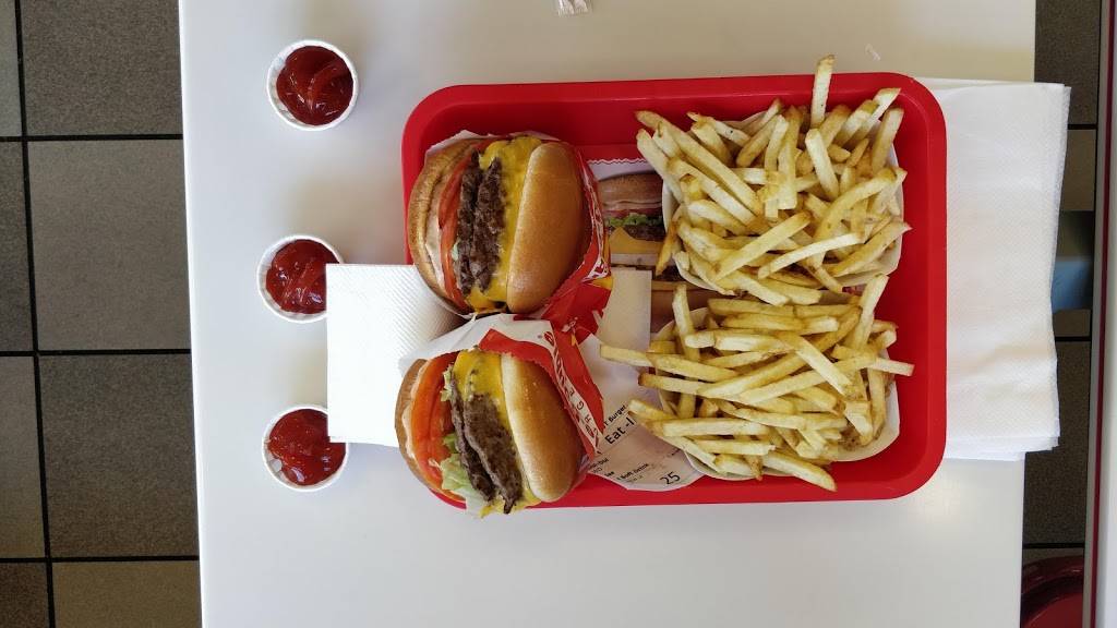 In-N-Out Burger | restaurant | 555 Willie Stargell Ave, Alameda, CA 94501, USA | 8007861000 OR +1 800-786-1000