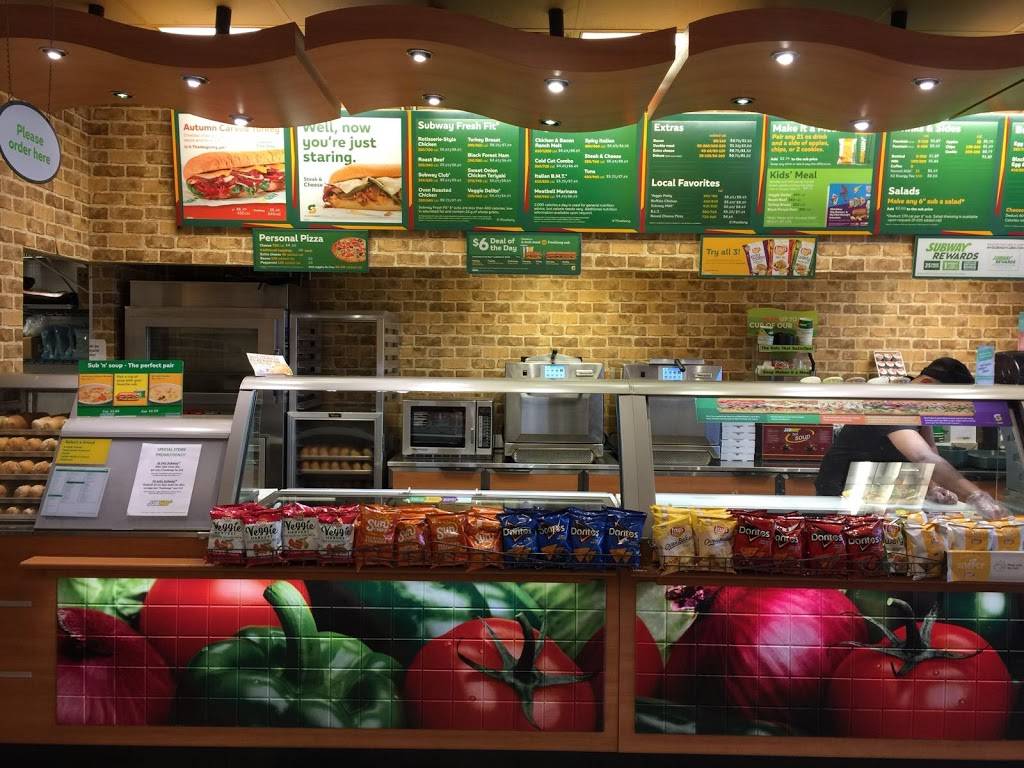 Subway | restaurant | 3 Everett St, Revere, MA 02151, USA | 7816293910 OR +1 781-629-3910