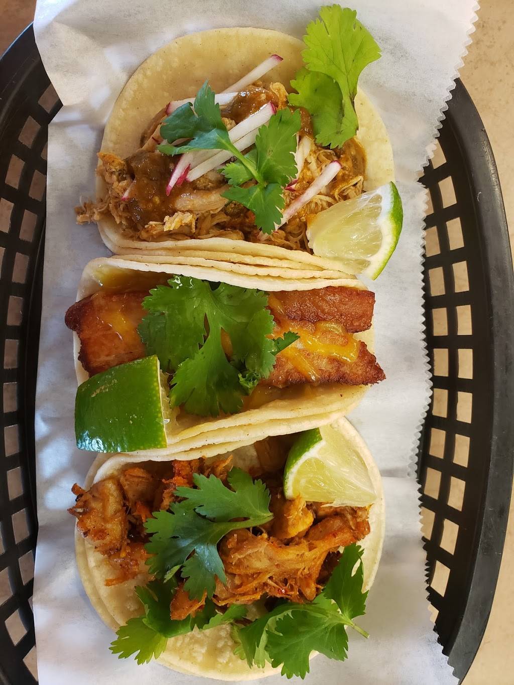 Tacoloco | restaurant | 3723 N Croatan Hwy, Kitty Hawk, NC 27949, USA | 2522618226 OR +1 252-261-8226