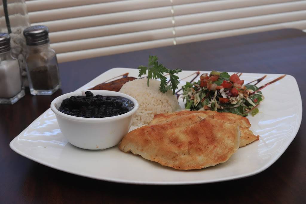 Delicias Centro Americanas | restaurant | 722 Mason Ave, Daytona Beach, FL 32117, USA | 3862813087 OR +1 386-281-3087