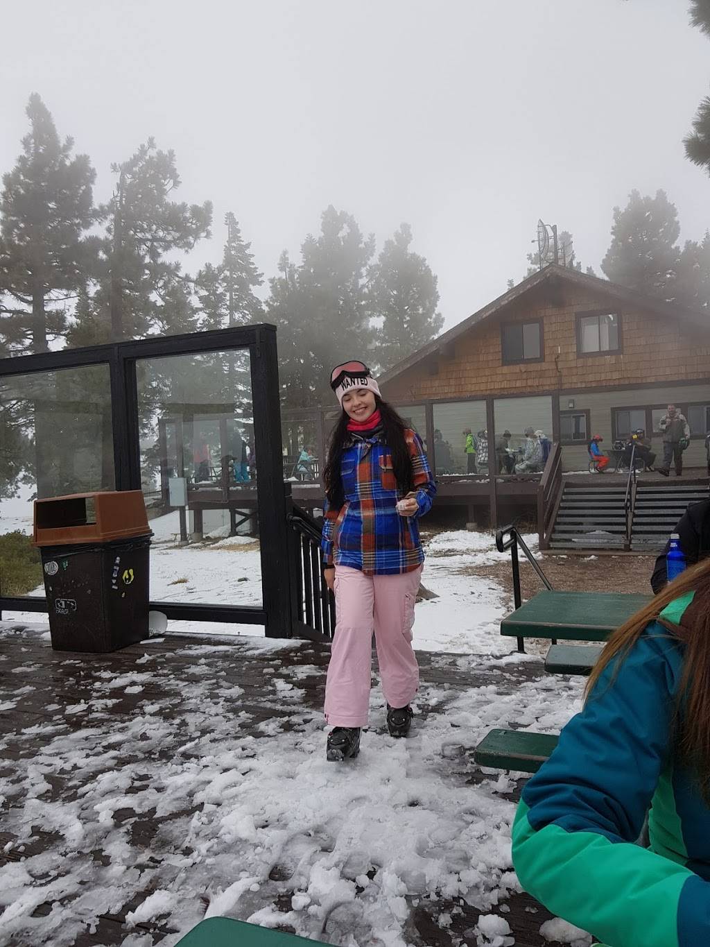 Hog on the Rocks | restaurant | 880 Summit Blvd #2110, Big Bear Lake, CA 92315, USA | 9098665766 OR +1 909-866-5766