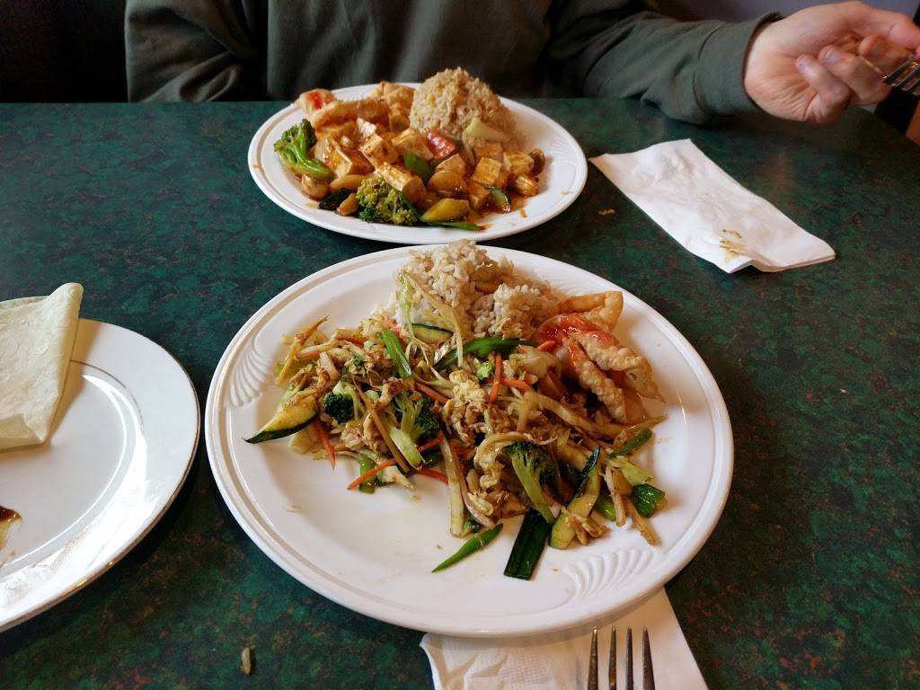 August Moon Chinese Restaurant | restaurant | 2904 228th Ave SE, Sammamish, WA 98075, USA | 4253918888 OR +1 425-391-8888