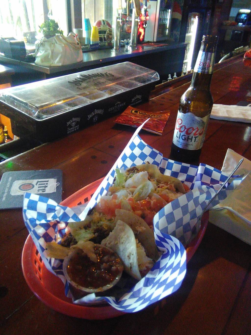 Barnacles Sports Bar | restaurant | 1936 Mentone Blvd, Mentone, CA 92359, USA | 9097945851 OR +1 909-794-5851