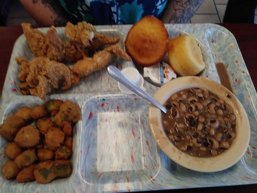 Dixie Family Restaurant II | restaurant | 701 Wade Hampton Blvd, Greenville, SC 29609, USA | 8643491730 OR +1 864-349-1730