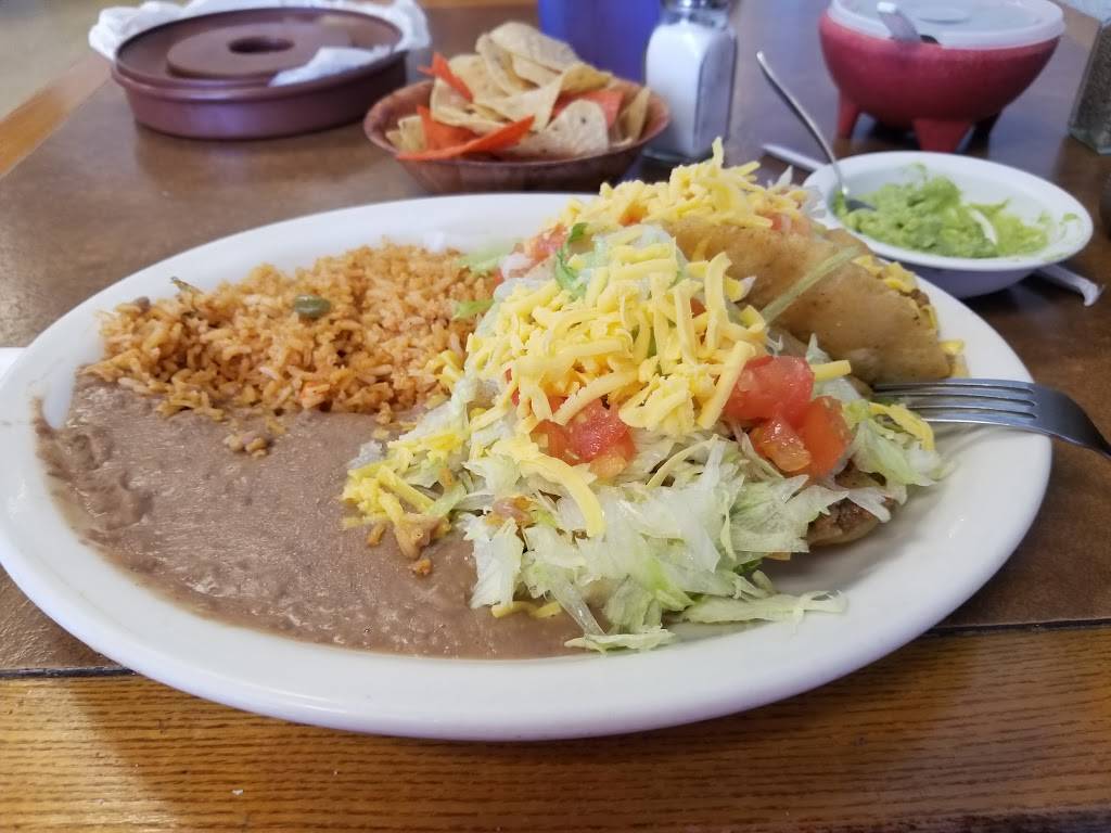 Crystals Cafe | restaurant | 2420 N Zarzamora St, San Antonio, TX 78201, USA | 2107324614 OR +1 210-732-4614