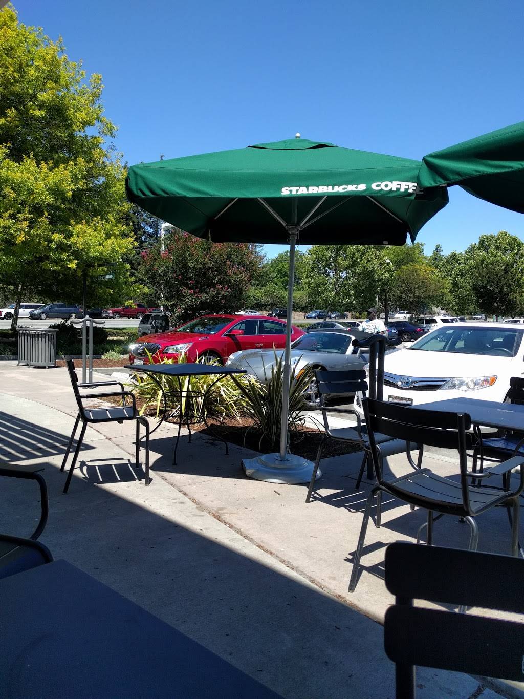 Starbucks | cafe | 3100 Lakeville Hwy B, Petaluma, CA 94954, USA | 7077753708 OR +1 707-775-3708