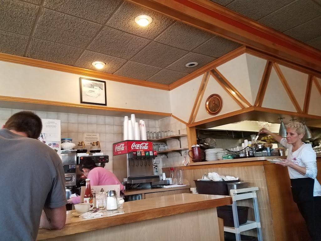 Alexanders Restaurant | restaurant | 6158 N Clark St, Chicago, IL 60660, USA | 7737433841 OR +1 773-743-3841