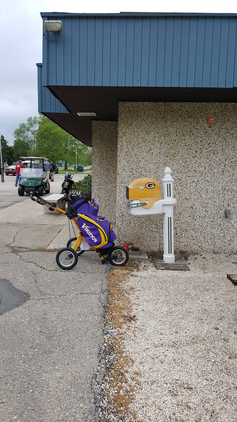 Wedgewood Supper Club & Golf Course | restaurant | 1200 E Huron St, Omro, WI 54963, USA | 9206856161 OR +1 920-685-6161