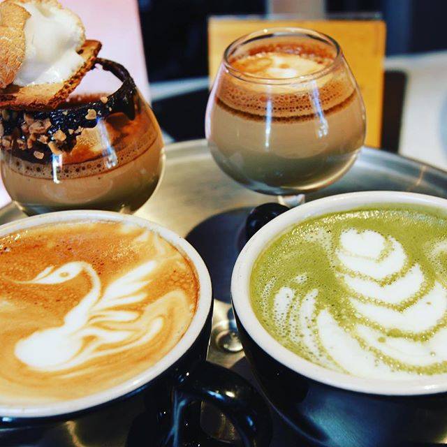 Dee Spot | cafe | 1108, 1195 65th St, Emeryville, CA 94608, USA | 5108797026 OR +1 510-879-7026