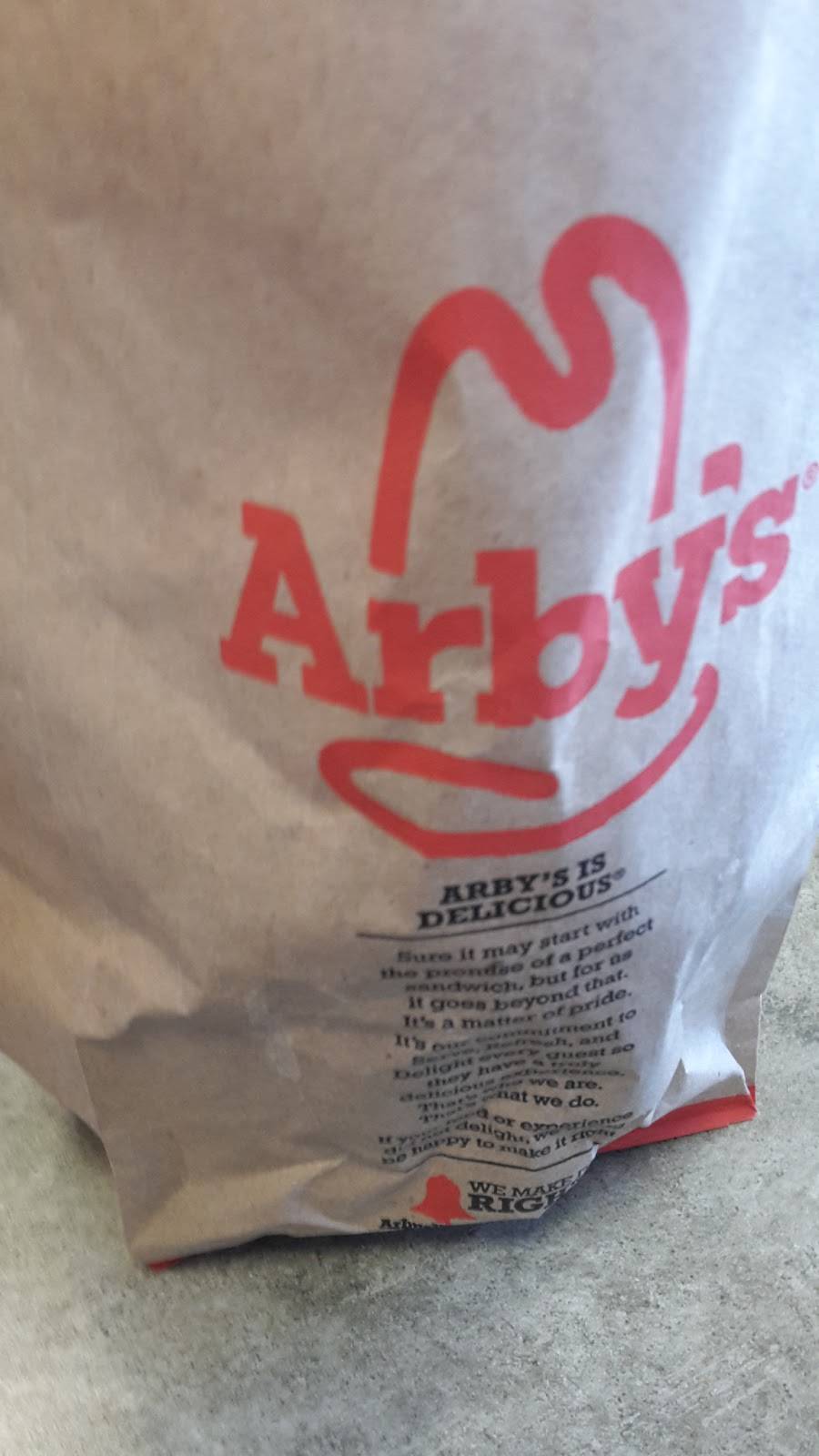 Subway | restaurant | 31 E South St, Indianapolis, IN 46225, USA | 3175361700 OR +1 317-536-1700