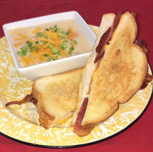 Daisys Diner at Cooters in Luray | restaurant | 4768 US-211 Suite B, Luray, VA 22835, USA | 5408432515 OR +1 540-843-2515