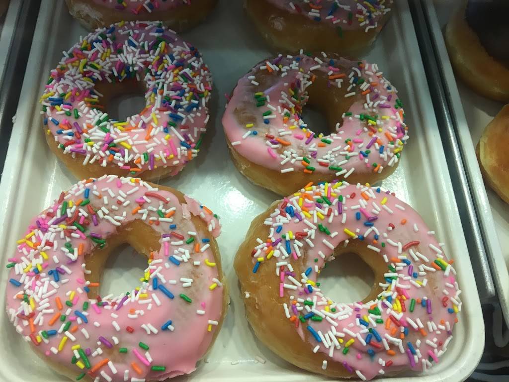 Krispy Kreme | cafe | 6990 E Broad St, Columbus, OH 43213, USA | 6148661328 OR +1 614-866-1328