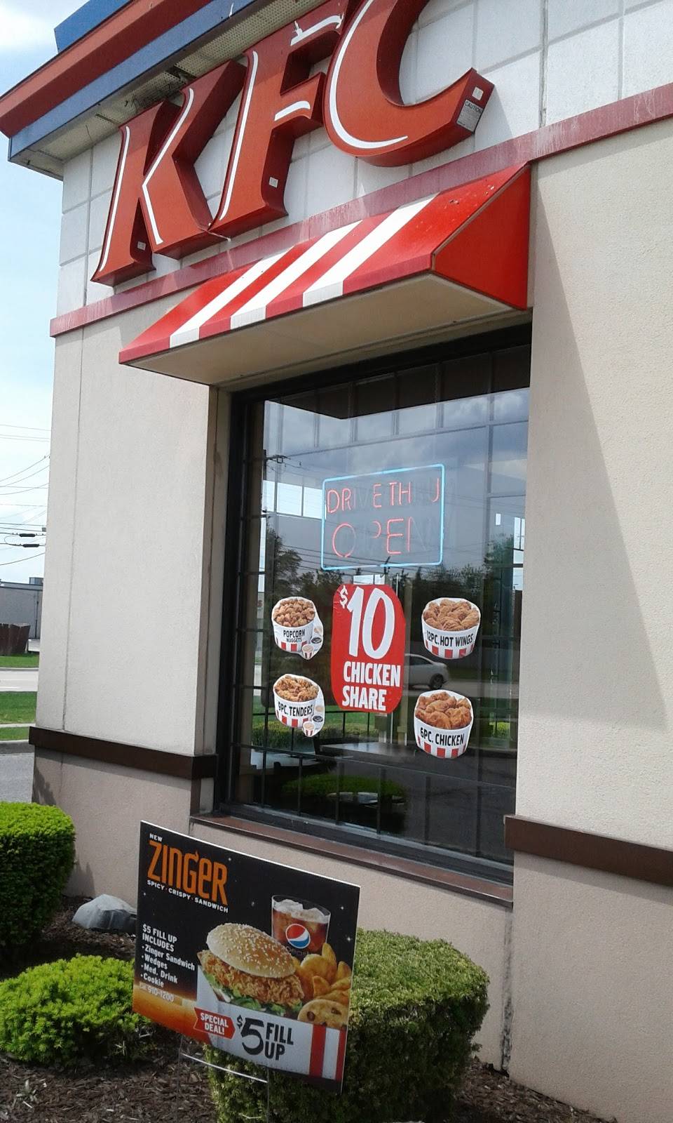 KFC | restaurant | 13785 13 Mile Rd, Warren, MI 48088, USA | 5862949411 OR +1 586-294-9411