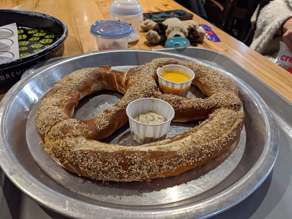 Tröegs Independent Brewing | restaurant | 200 Hersheypark Dr, Hershey, PA 17033, USA | 7175341297 OR +1 717-534-1297