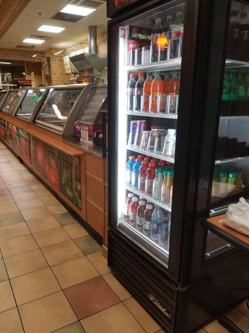 Subway | restaurant | 3901 Beaubien St, Detroit, MI 48201, USA | 3138311260 OR +1 313-831-1260