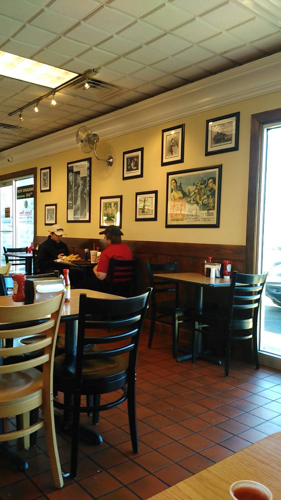 Smithfields Chicken N Bar-B-Q | restaurant | 1105 Gum Branch Rd, Jacksonville, NC 28540, USA | 9103476355 OR +1 910-347-6355