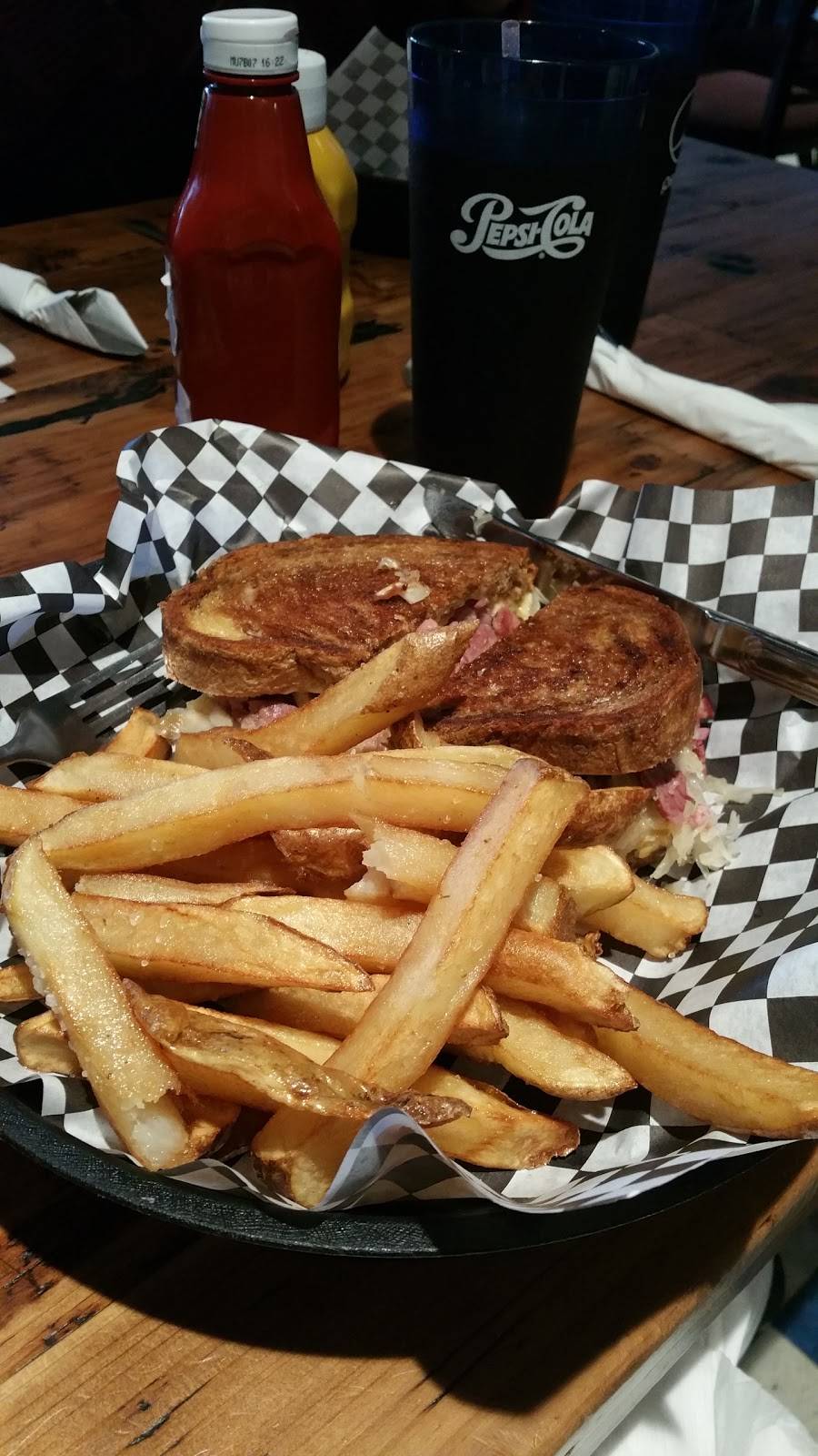 Franklin Court Grille | restaurant | 232 E Franklin St, Monroe, NC 28112, USA | 7047741154 OR +1 704-774-1154