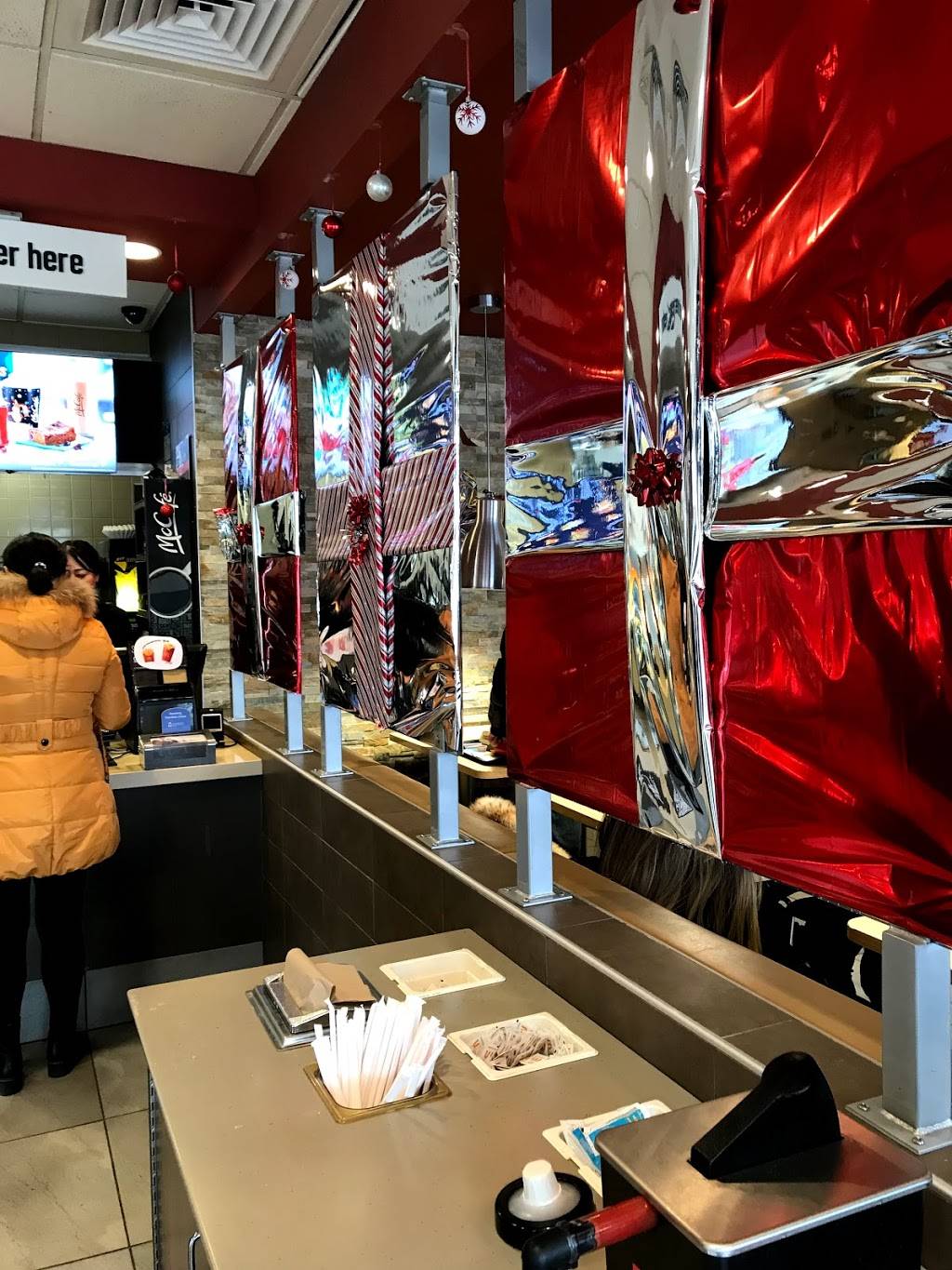 McDonalds | cafe | 670 Eglinton Ave W, Mississauga, ON L5R 3V2, Canada | 9055025939 OR +1 905-502-5939