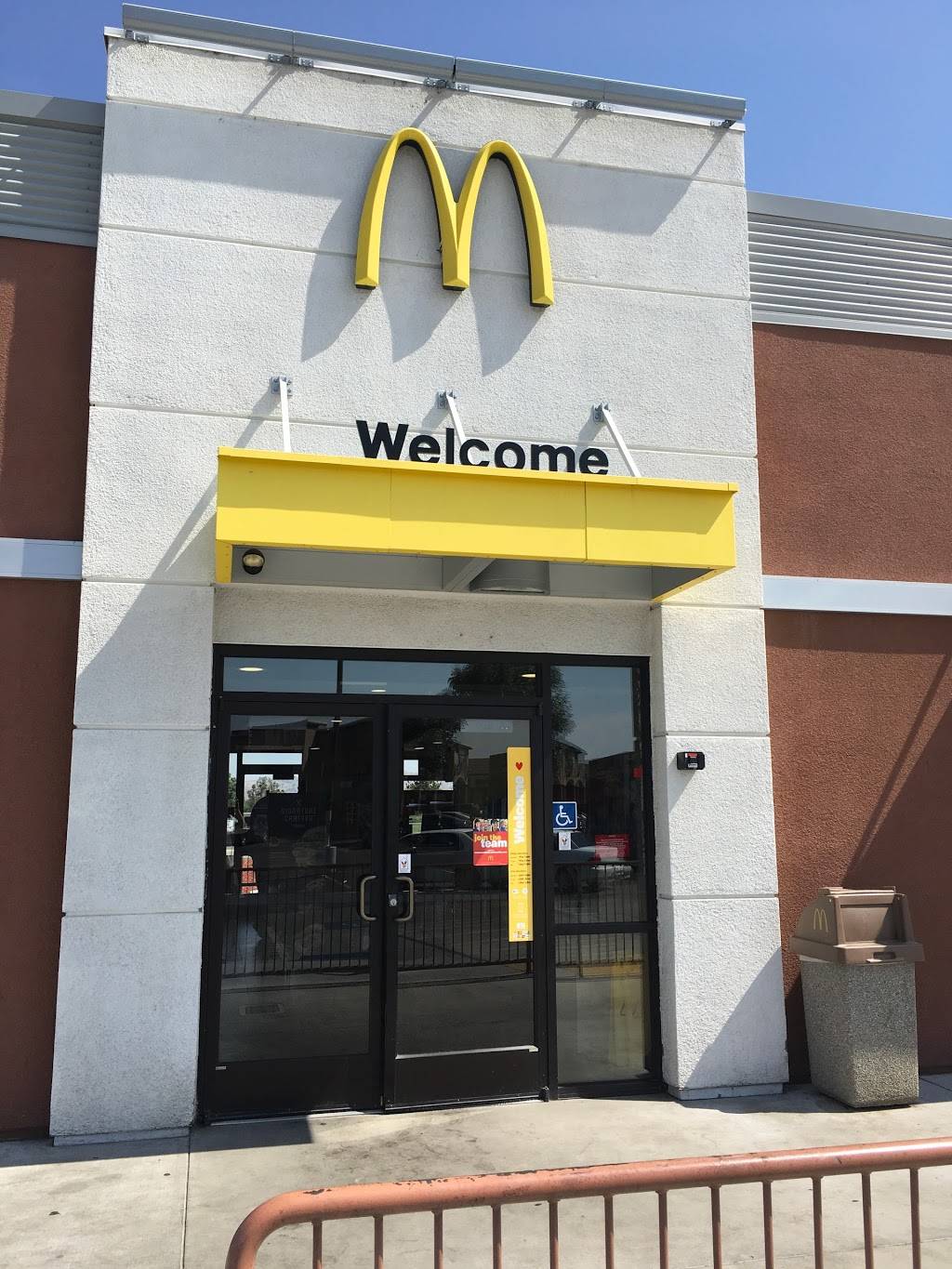 McDonalds | cafe | 208 N, CA-65, Lindsay, CA 93247, USA | 5595624567 OR +1 559-562-4567