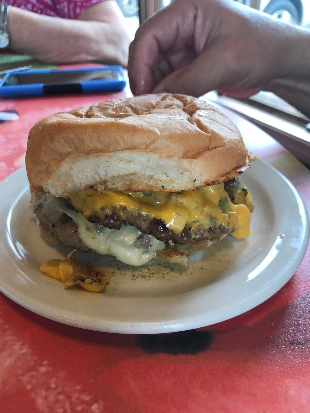 Dairy Deans Family Restaurant | restaurant | 824 4th St, Algoma, WI 54201, USA | 9204875668 OR +1 920-487-5668