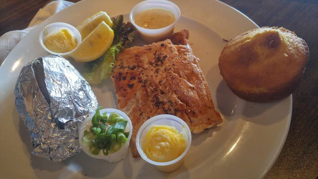 Sierra Grill Smokehouse | restaurant | 2515 Grass Valley Hwy, Auburn, CA 95603, USA | 5308237600 OR +1 530-823-7600