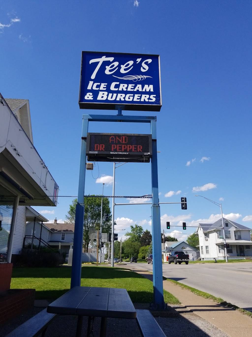 Tees Ice Cream | restaurant | 838 Park Ave, Muscatine, IA 52761, USA | 5632629122 OR +1 563-262-9122