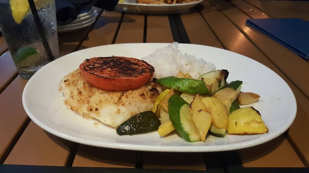 Legal Sea Foods | restaurant | 320 23rd St S, Arlington, VA 22202, USA | 7034151200 OR +1 703-415-1200