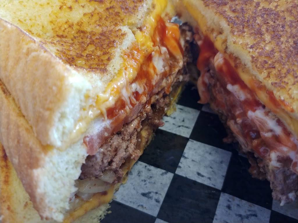 Lucky Burger And Grill | restaurant | 1408 Butterfield Rd, Mundelein, IL 60060, USA | 2245135624 OR +1 224-513-5624